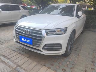 奥迪Q5L 40TFSI 2.0T 自动 改款荣享时尚型 