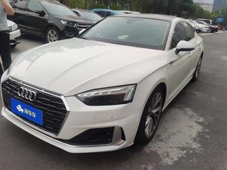 奥迪A5掀背 40TFSI 2.0T 自动 时尚致雅型 