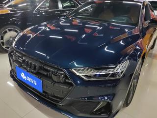 奥迪A7L 55TFSI 3.0T 自动 S-line境远型流曜黑装 