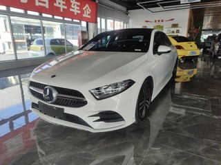 奔驰A级 A180L 1.3T 自动 运动轿车版 