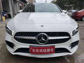 奔驰A级 A200L 1.3T 自动 运动轿车时尚型 