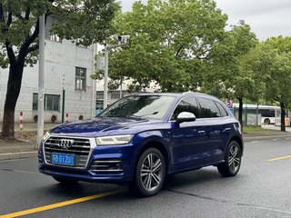 奥迪Q5L 45TFSI 2.0T 自动 尊享豪华运动型 