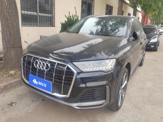 奥迪Q7 55 3.0T 自动 尊贵型quattro-S-line 