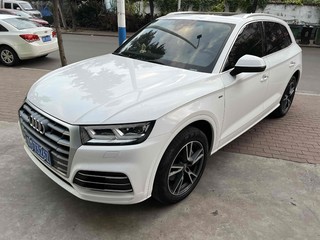 奥迪Q5L 45TFSI 2.0T 自动 尊享时尚型 