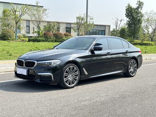 宝马5系 530Li 2.0T 自动 领先型M运动套装 