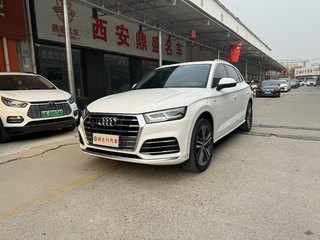 奥迪Q5L 40TFSI 2.0T 自动 荣享时尚型 