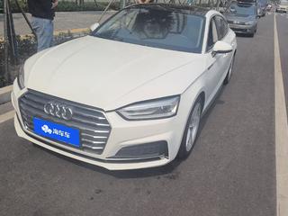 奥迪A5掀背 40TFSI 2.0T 自动 时尚型 