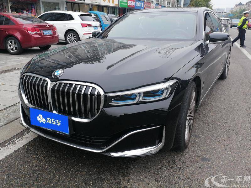 宝马7系 740Li [进口] 2022款 3.0T 自动 汽油 xDrive行政型豪华套装 