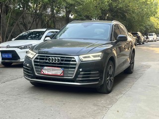 奥迪Q5L 40TFSI 2.0T 自动 改款荣享时尚型 