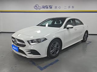 奔驰A级 A180L 1.3T 自动 运动轿车 