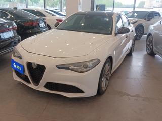 阿尔法罗密欧Giulia 2.0T 自动 豪华版 