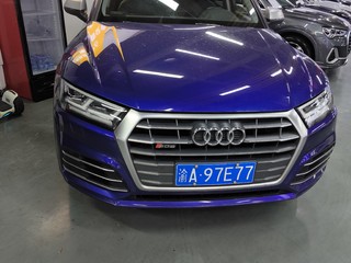 奥迪Q5L 40TFSI 2.0T 自动 荣享时尚型 