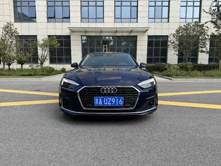 奥迪A5掀背 40TFSI 2.0T 自动 时尚致雅型 