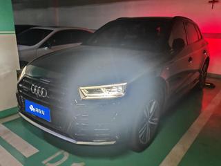 奥迪Q5L 45TFSI 2.0T 自动 尊享时尚型 