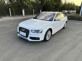 奥迪A4L 35TFSI 2.0T 自动 舒适型典藏版 