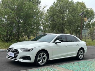 奥迪A4L 40TFSI 2.0T 自动 时尚致雅型 