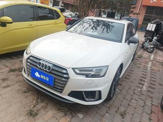 奥迪A4L 40TFSI 2.0T 自动 运动型 