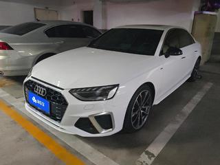 奥迪A4L 45TFSI 2.0T 自动 quattro臻选动感型 