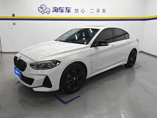 宝马1系 125i 2.0T 自动 M运动曜夜版 