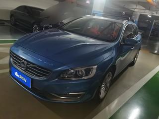 沃尔沃V60 T5 2.0T 自动 智雅版 