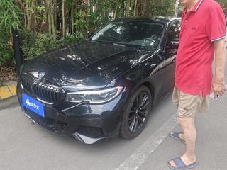 宝马3系 325Li 2.0T 自动 M运动曜夜套装 