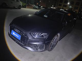 奥迪A4L 40TFSI 2.0T 自动 quattro豪华动感型 