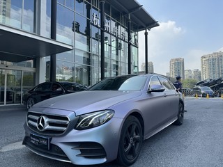 奔驰E级 E300L 2.0T 自动 运动时尚型改款 