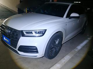 奥迪Q5L 40TFSI 2.0T 自动 荣享时尚型 