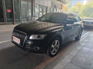 奥迪Q5 40TFSI 2.0T 自动 进取型典藏版 