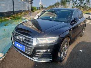 奥迪Q5L 40TFSI 2.0T 自动 荣享时尚型 