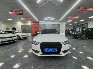 奥迪A4L 35TFSI 2.0T 自动 舒适型 