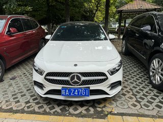 奔驰A级 A200L 1.3T 自动 运动轿车版 