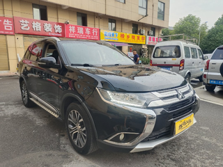 三菱欧蓝德 2.0L 自动 荣耀版 