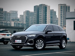 奥迪Q5L 40TFSI 2.0T 自动 豪华动感型 