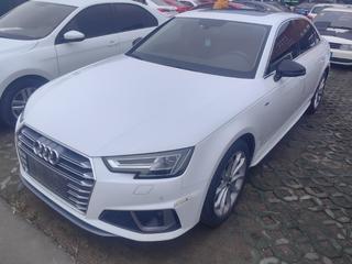 奥迪A4L 45TFSI 2.0T 自动 quattro个性运动版 