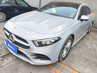 奔驰A级 A200L 1.3T 自动 改款运动轿车动感 