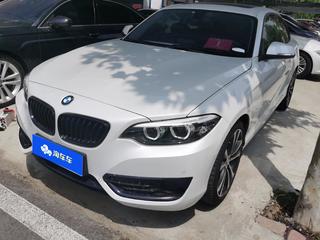 宝马2系双门轿跑 225i 2.0T 自动 运动设计套装 