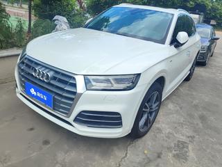 奥迪Q5L 40TFSI 2.0T 自动 荣享时尚型 