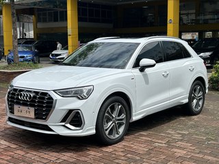 奥迪Q3 40TFSI 2.0T 自动 时尚动感型 