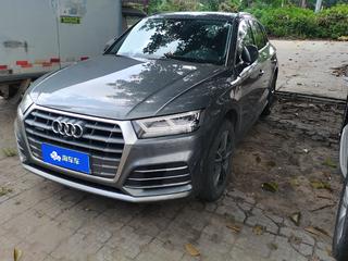 奥迪Q5L 40TFSI 2.0T 自动 改款荣享时尚型 