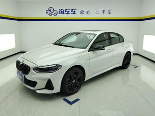 宝马1系 125i 2.0T 自动 M运动曜夜版 