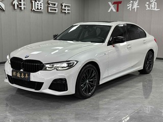 宝马3系 325i 2.0T 自动 M运动曜夜套装 