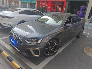 奥迪A4L 40TFSI 2.0T 自动 时尚动感型 