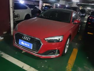 奥迪A5掀背 40TFSI 2.0T 自动 时尚致雅型 