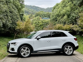 奥迪Q3 35TFSI 1.4T 自动 时尚致雅型 