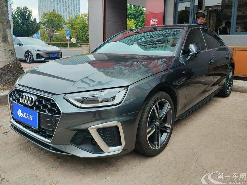 奥迪A4L 2022款 2.0T 自动 豪华动感型 (国Ⅵ) 