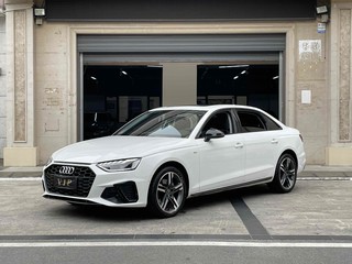 奥迪A4L 40TFSI 2.0T 自动 豪华动感型 