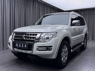 三菱帕杰罗 V93 3.0L 自动 GLS真皮中东版平行进口 