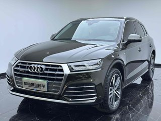 奥迪Q5L 40TFSI 2.0T 自动 改款荣享时尚型 