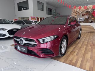 奔驰A级 A200L 1.3T 自动 运动轿车版 